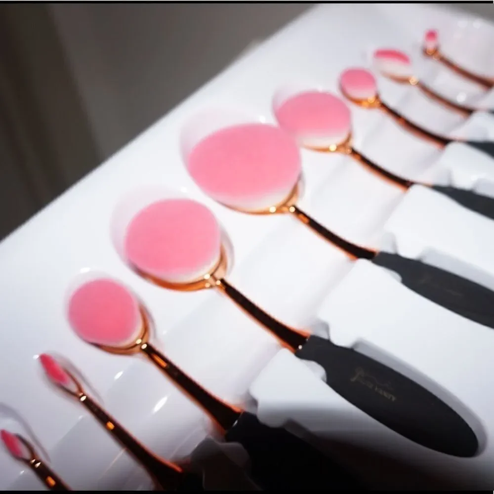Pink & Rose Gold 10 piece Oval Brushes